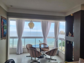 Apartamento FRENTE PARA 0 MAR - PÉ NA AREIA - 3 SUITES COM AR CONDICIONADO, 2- VAGAS PARA CARROS MÉDIOS OU PICK UP E CARRO PEQUENO - FINAMENTE DECORADO - PRAIA DO MORRO-INTERNET -WI-FI -TV COM SERVIÇO